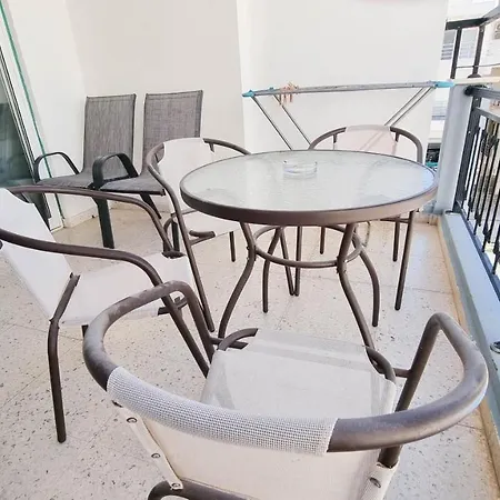 Modern Retreat: 2br Stylish With Comfy Rooms! Smart Tv With 200mbps Internet דירה