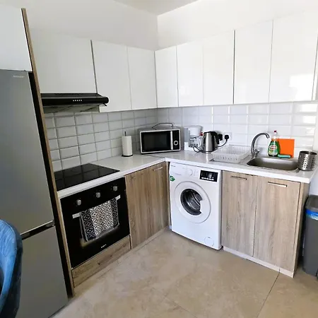 Апартаменты Chic 2Br Apartment Cozy And Modern Stay Ларнака