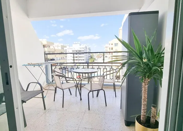 Διαμέρισμα Modern Retreat: 2br Stylish With Comfy Rooms! Smart Tv With 200mbps Internet Λάρνακα