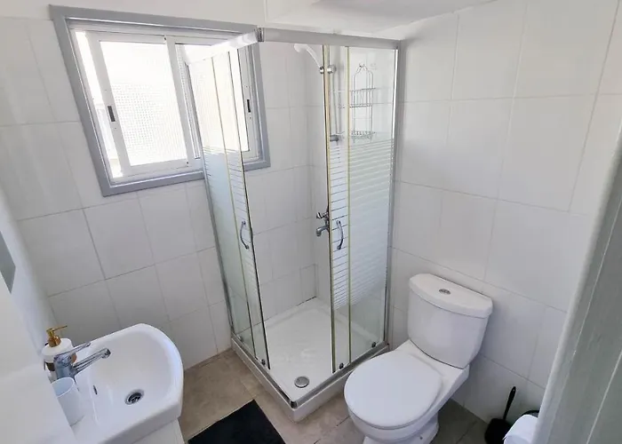 Modern Retreat: 2br Stylish With Comfy Rooms! Smart Tv With 200mbps Internet *